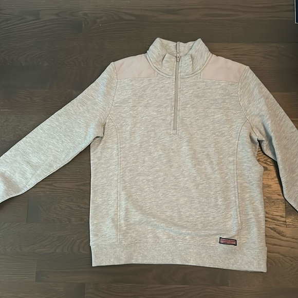 Never worn vineyard vines, quarters zip - Picture 1 of 4